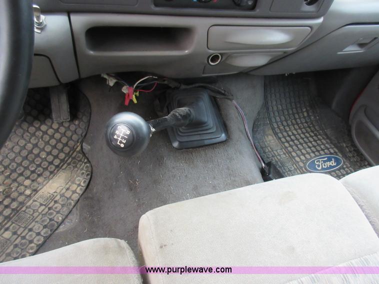 image for item K5499 1999 Ford F350 Super Duty Crew Cab pickup truck