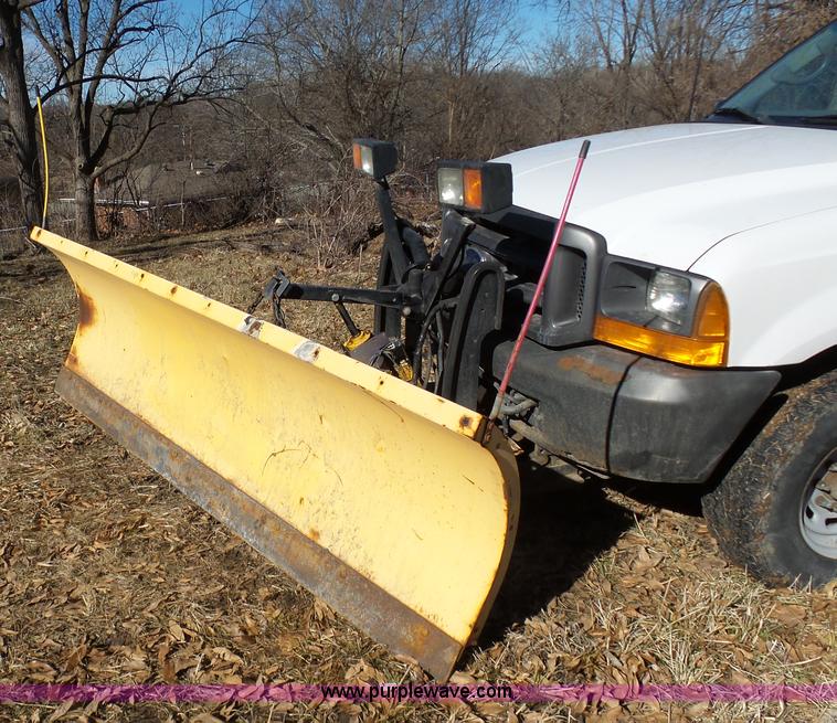 image for item K7608 2001 Ford F250 Super Duty SuperCab pickup truck