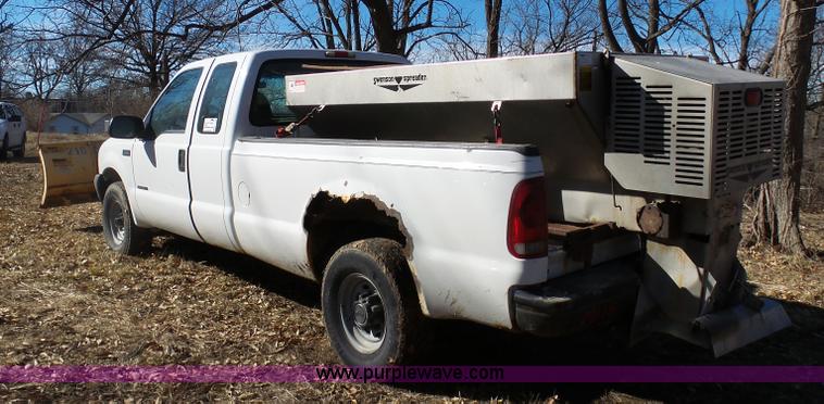 image for item K7608 2001 Ford F250 Super Duty SuperCab pickup truck