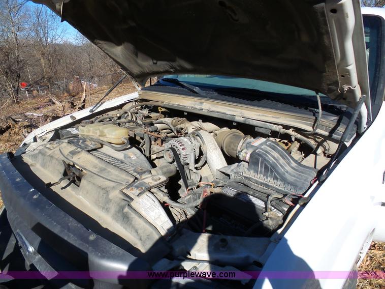 image for item K7608 2001 Ford F250 Super Duty SuperCab pickup truck