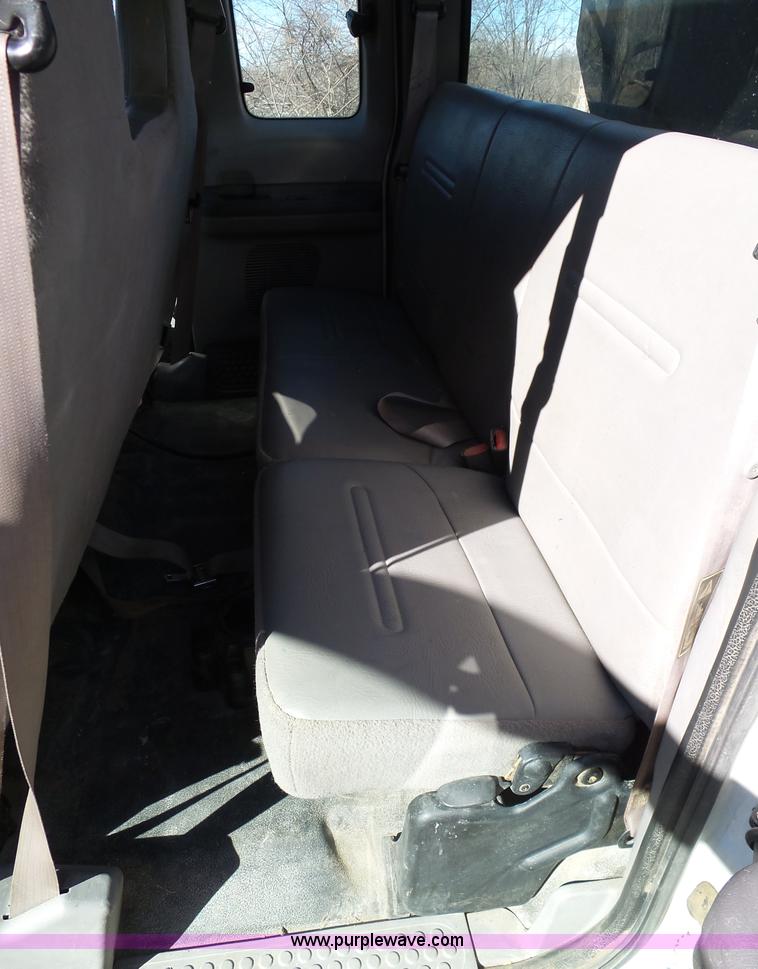 image for item K7608 2001 Ford F250 Super Duty SuperCab pickup truck