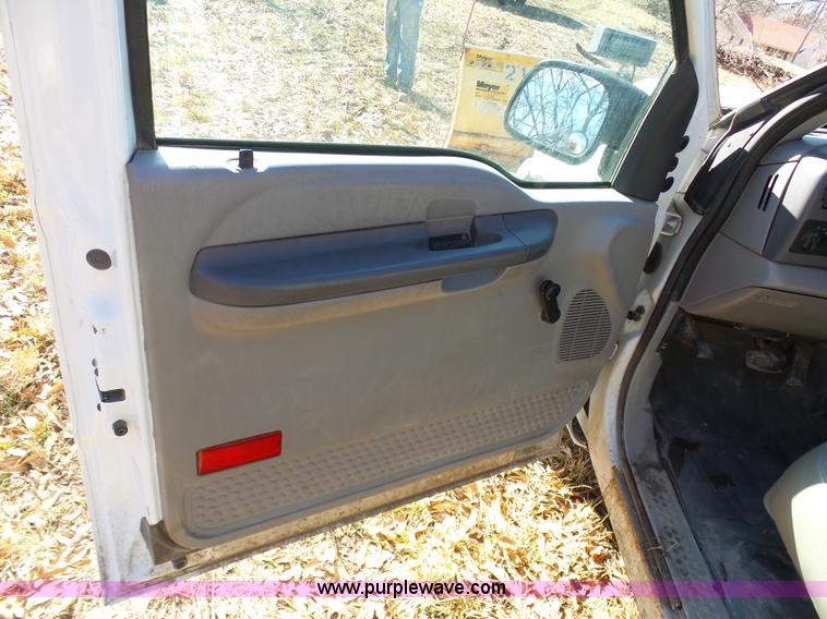 image for item K7608 2001 Ford F250 Super Duty SuperCab pickup truck