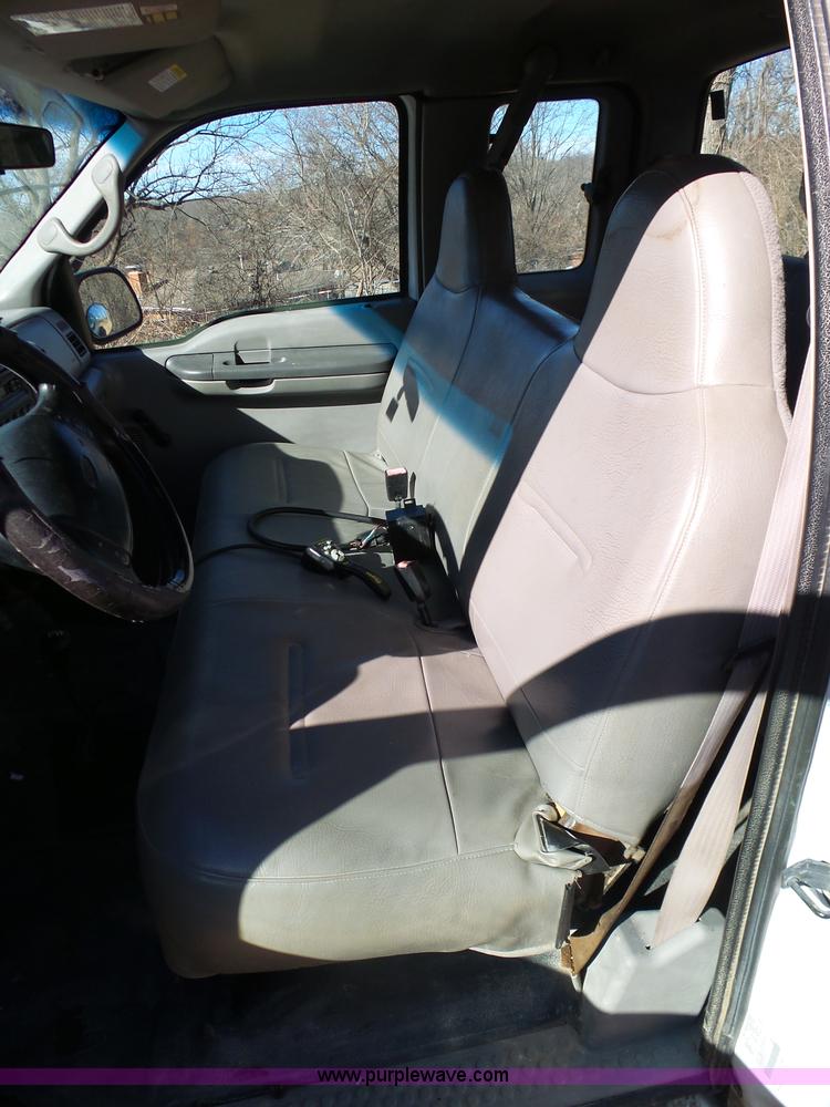 image for item K7608 2001 Ford F250 Super Duty SuperCab pickup truck