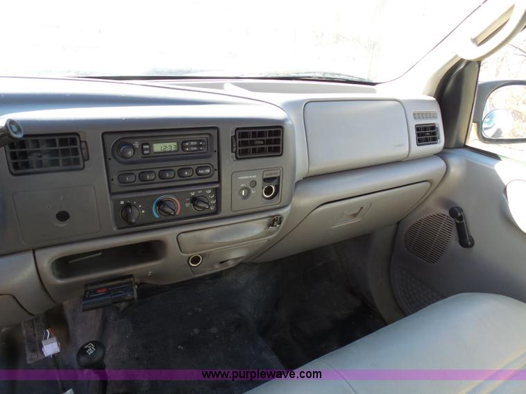 image for item K7608 2001 Ford F250 Super Duty SuperCab pickup truck