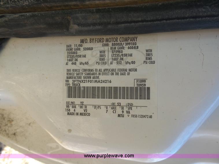 image for item K7608 2001 Ford F250 Super Duty SuperCab pickup truck