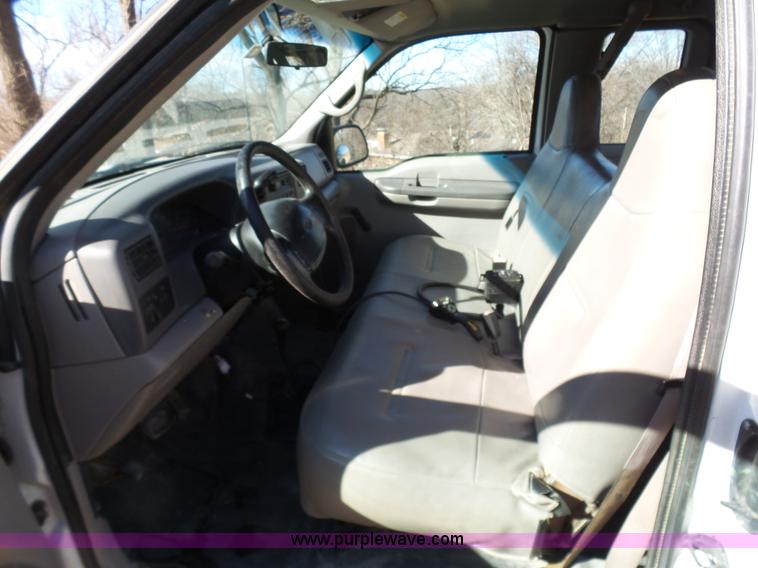 image for item K7608 2001 Ford F250 Super Duty SuperCab pickup truck