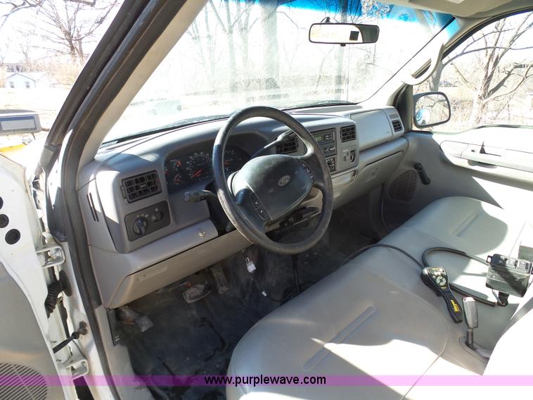 image for item K7608 2001 Ford F250 Super Duty SuperCab pickup truck