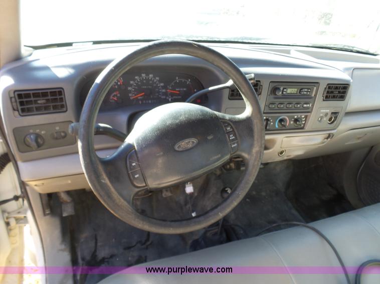 image for item K7608 2001 Ford F250 Super Duty SuperCab pickup truck