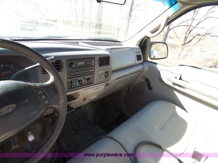 image for item K7608 2001 Ford F250 Super Duty SuperCab pickup truck