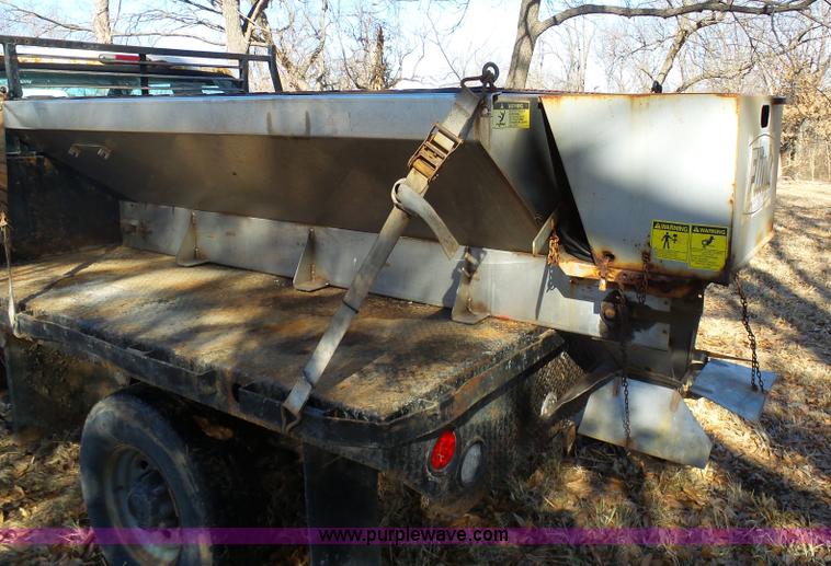 image for item K7609 2003 Ford F250 Super Duty SuperCab flatbed pickup truck