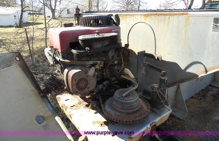 image for item K7609 2003 Ford F250 Super Duty SuperCab flatbed pickup truck