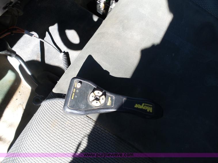 image for item K7609 2003 Ford F250 Super Duty SuperCab flatbed pickup truck