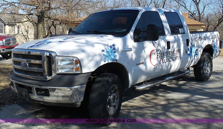 image for item K7674 2005 Ford F250 Super Duty Crew Cab pickup truck