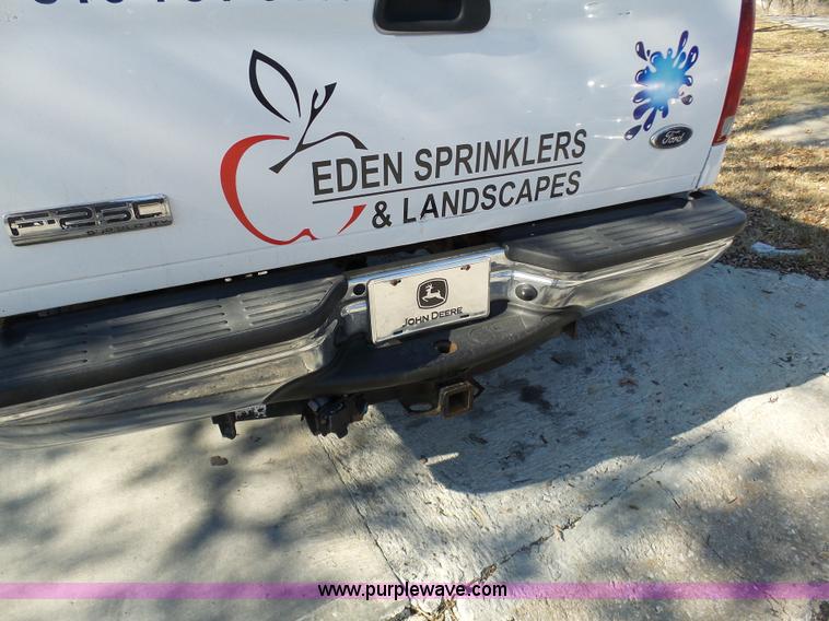 image for item K7674 2005 Ford F250 Super Duty Crew Cab pickup truck