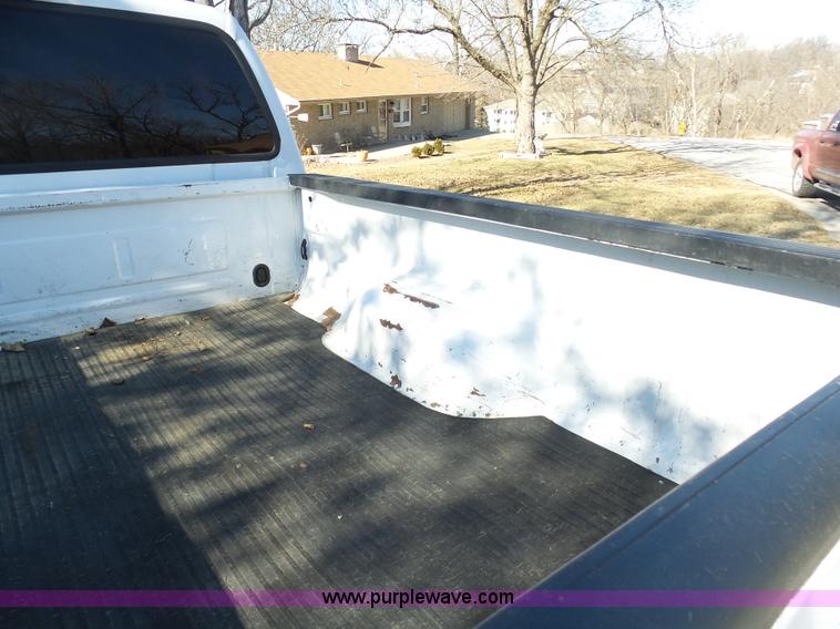 image for item K7674 2005 Ford F250 Super Duty Crew Cab pickup truck