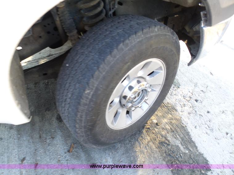 image for item K7674 2005 Ford F250 Super Duty Crew Cab pickup truck