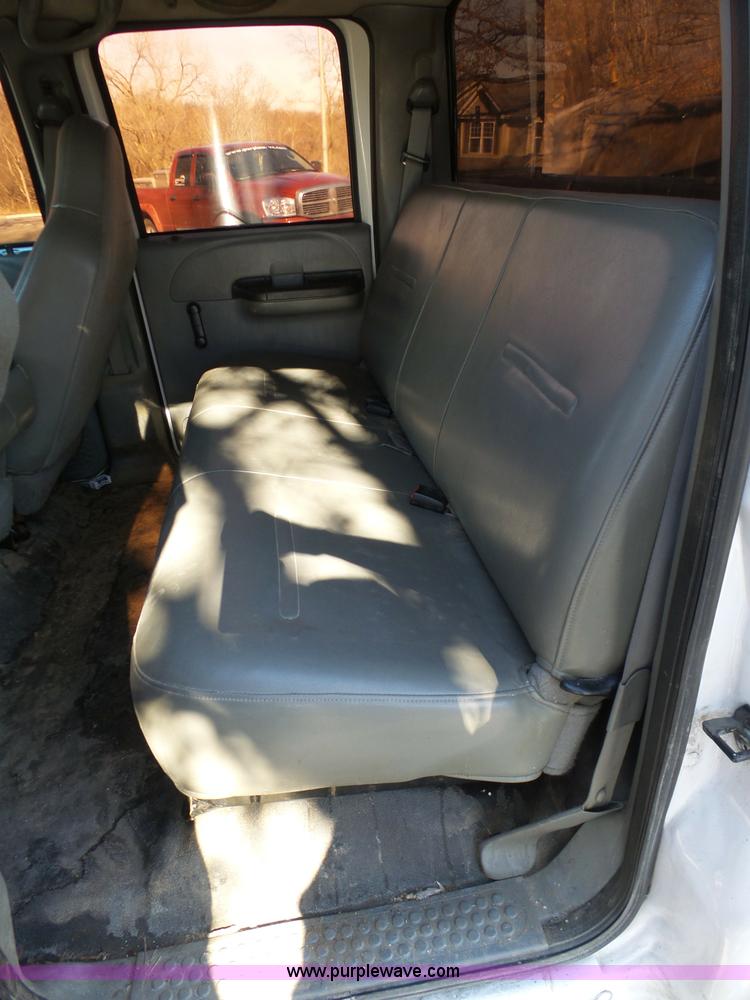 image for item K7674 2005 Ford F250 Super Duty Crew Cab pickup truck