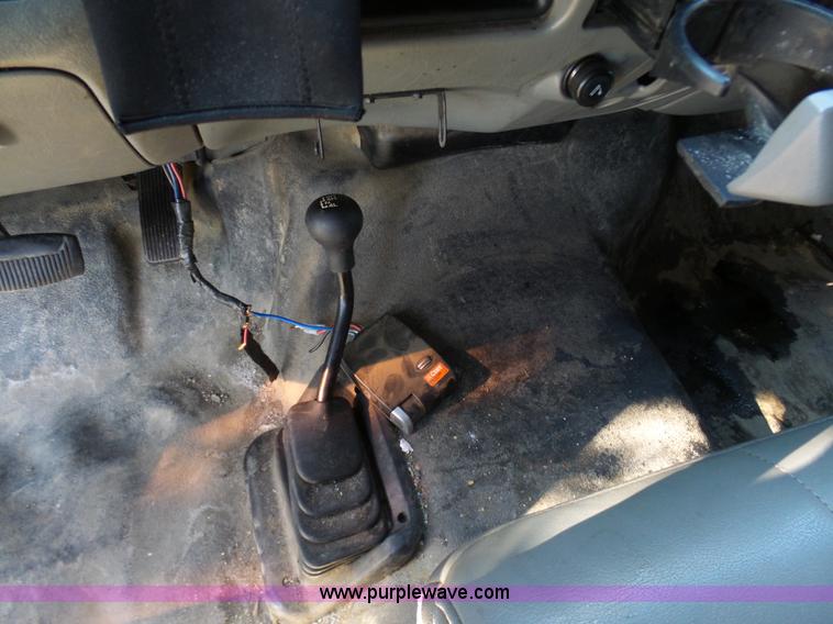 image for item K7674 2005 Ford F250 Super Duty Crew Cab pickup truck