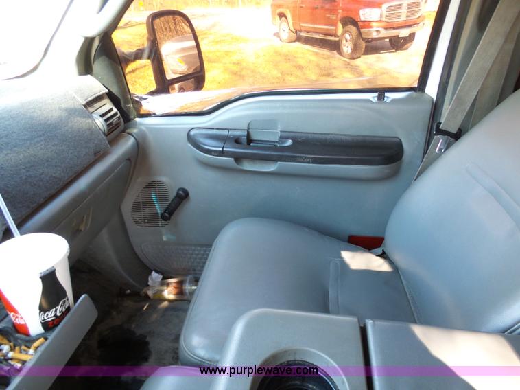 image for item K7674 2005 Ford F250 Super Duty Crew Cab pickup truck