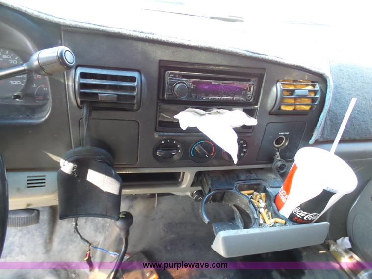 image for item K7674 2005 Ford F250 Super Duty Crew Cab pickup truck