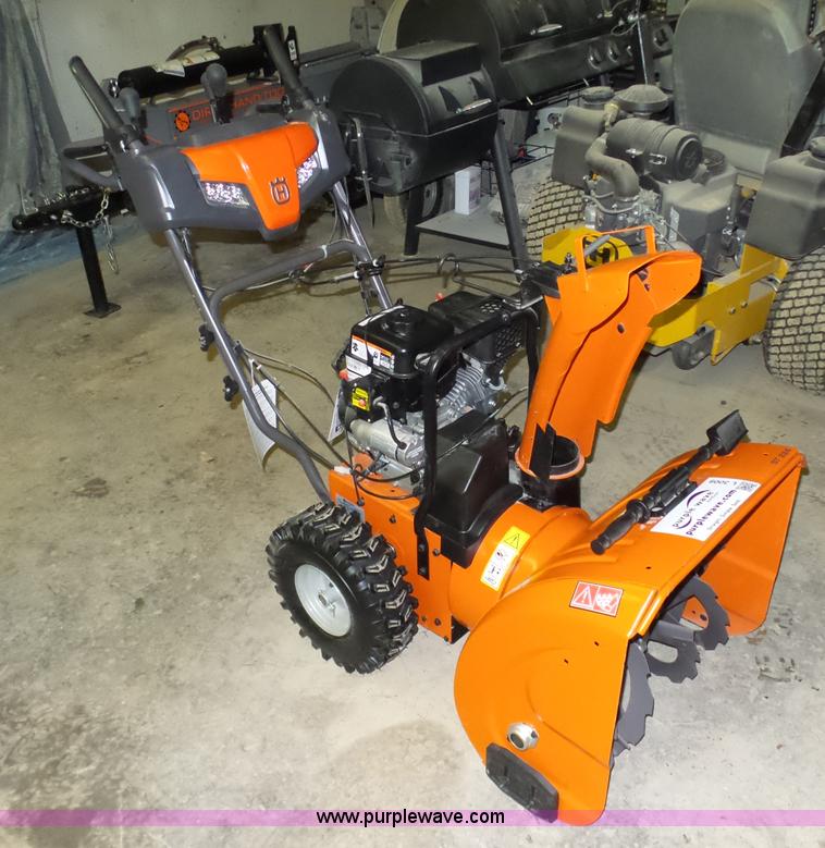 Husqvarna ST224 snow blower in Blue Springs, MO Item L3008 sold