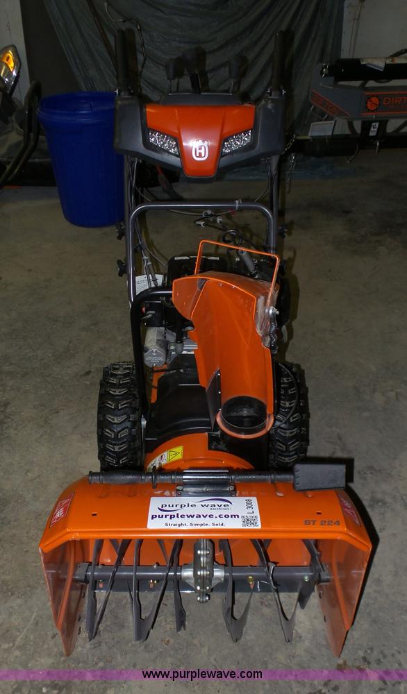 image for item L3008 Husqvarna ST224 snow blower