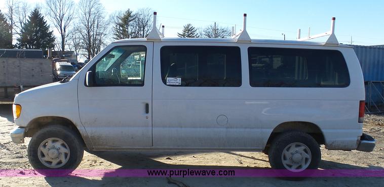 image for item L3011 1999 Ford Econoline Wagon E350 XL Super Duty utility van