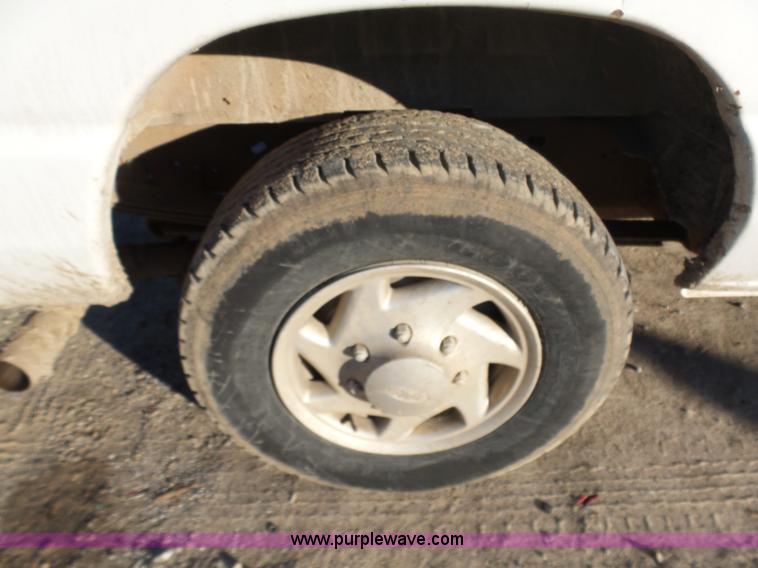 image for item L3011 1999 Ford Econoline Wagon E350 XL Super Duty utility van