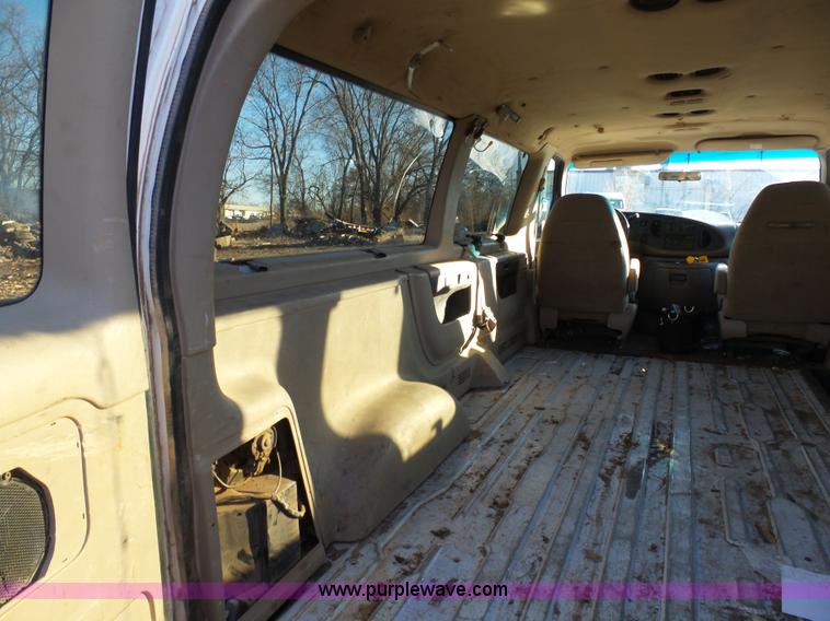 image for item L3011 1999 Ford Econoline Wagon E350 XL Super Duty utility van