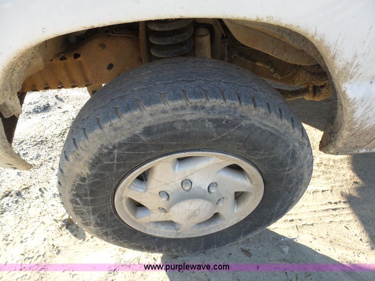 image for item L3011 1999 Ford Econoline Wagon E350 XL Super Duty utility van