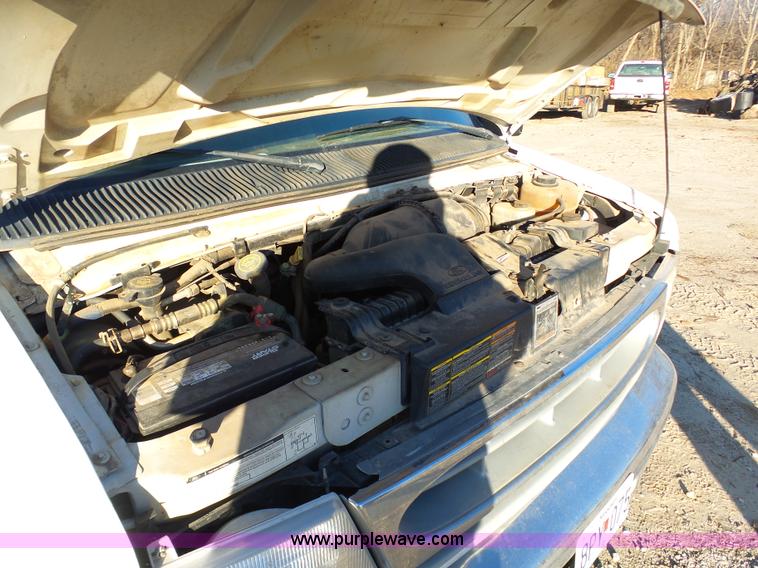 image for item L3011 1999 Ford Econoline Wagon E350 XL Super Duty utility van