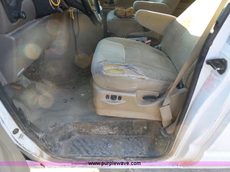 image for item L3011 1999 Ford Econoline Wagon E350 XL Super Duty utility van