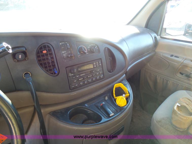 image for item L3011 1999 Ford Econoline Wagon E350 XL Super Duty utility van