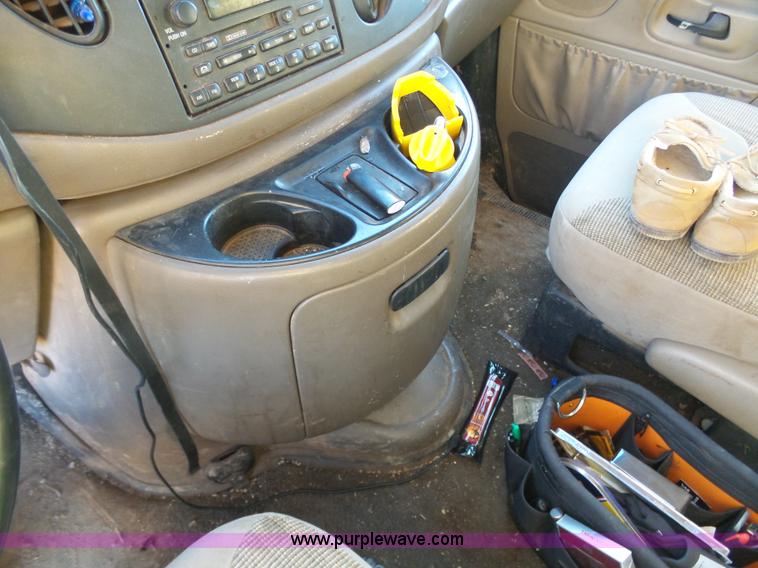 image for item L3011 1999 Ford Econoline Wagon E350 XL Super Duty utility van