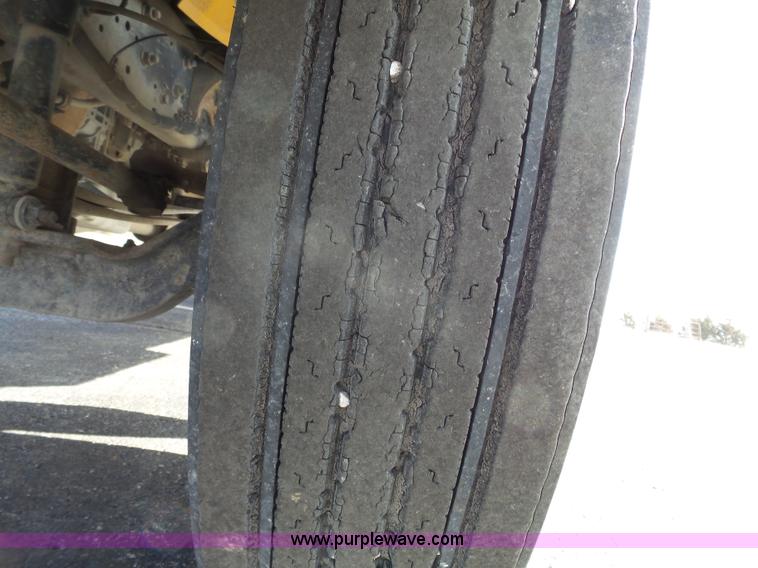 image for item L3640 2007 International CE200 school bus