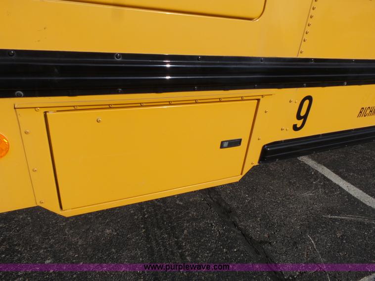 image for item L3640 2007 International CE200 school bus