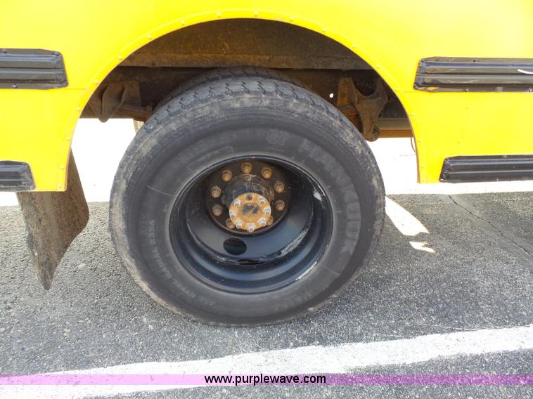 image for item L3640 2007 International CE200 school bus