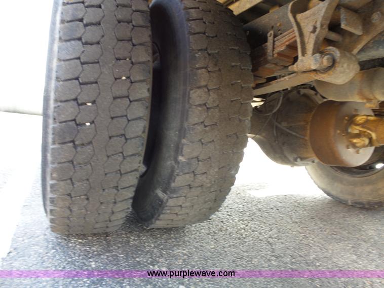 image for item L3640 2007 International CE200 school bus