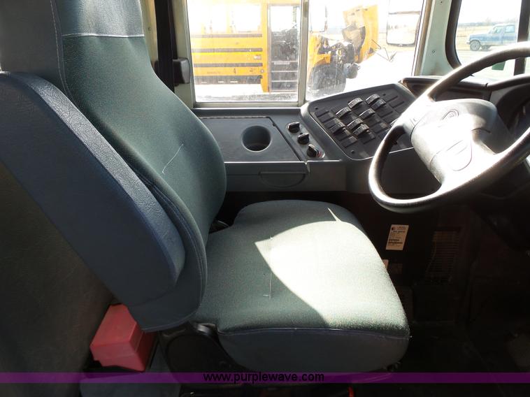 image for item L3640 2007 International CE200 school bus