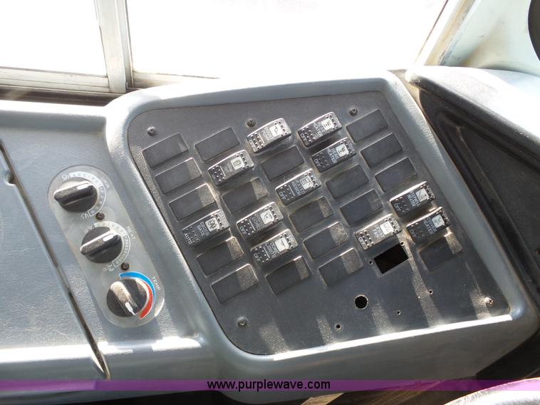 image for item L3640 2007 International CE200 school bus