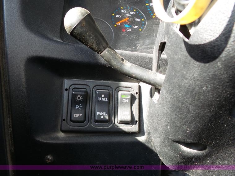 image for item L3640 2007 International CE200 school bus