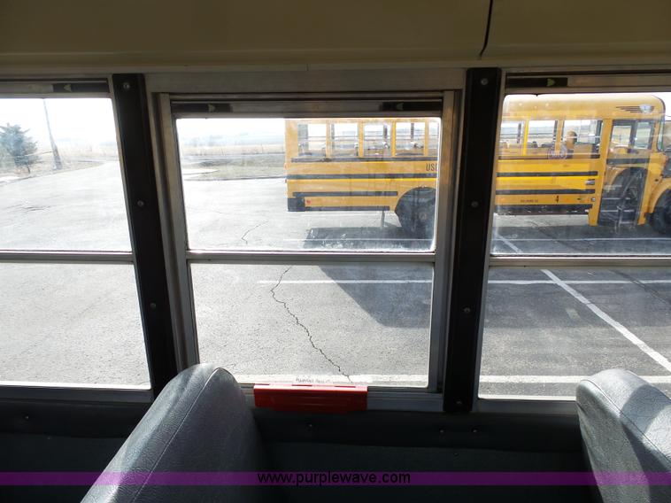 image for item L3640 2007 International CE200 school bus
