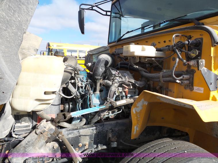 image for item L3640 2007 International CE200 school bus