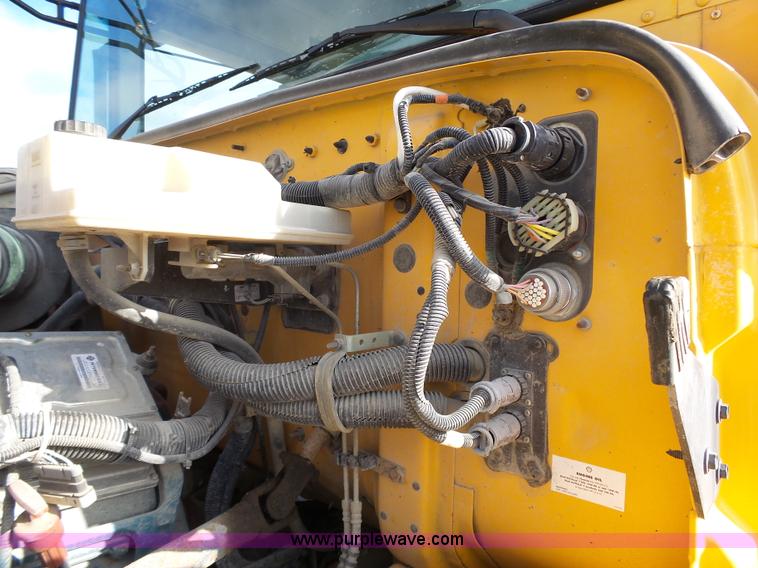 image for item L3640 2007 International CE200 school bus