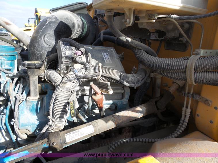 image for item L3640 2007 International CE200 school bus