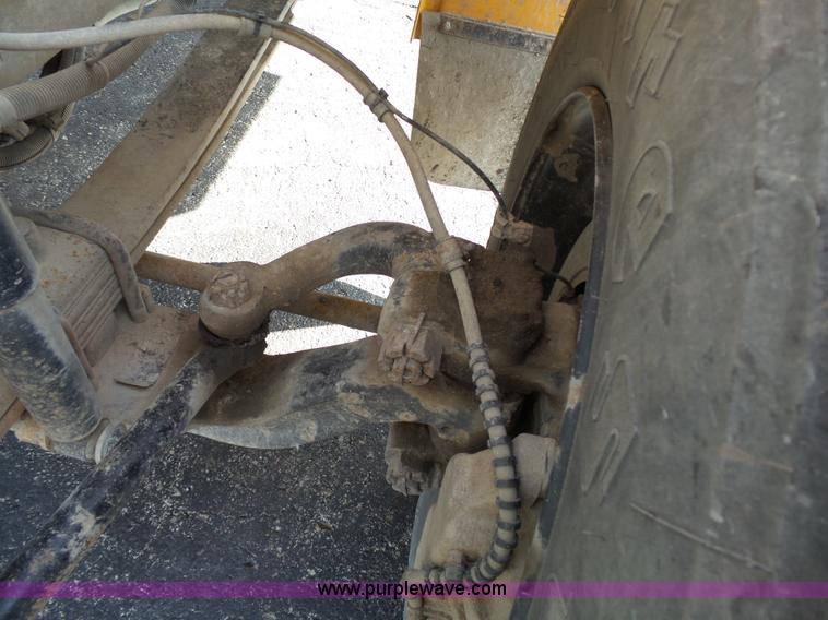 image for item L3640 2007 International CE200 school bus