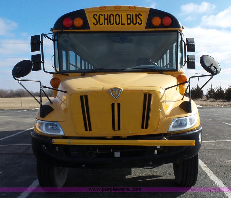 image for item L3641 2006 International CE school bus