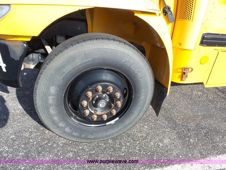 image for item L3641 2006 International CE school bus