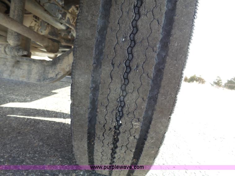 image for item L3641 2006 International CE school bus