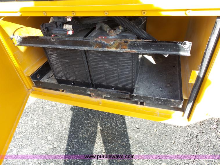 image for item L3641 2006 International CE school bus